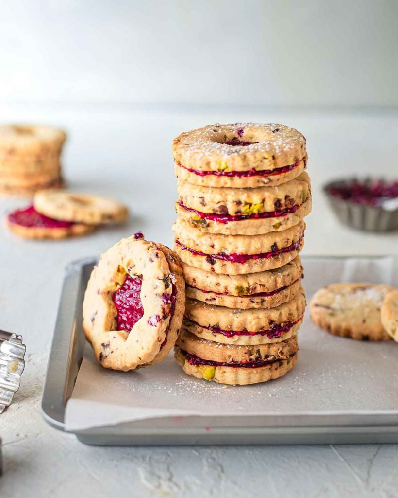 Vegan Christmas Cookies With Pistachio and Cranberries