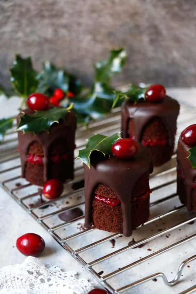 Vegan Christmas Dessert Recipes Ideas Mini Chocolate Cranberry Cakes