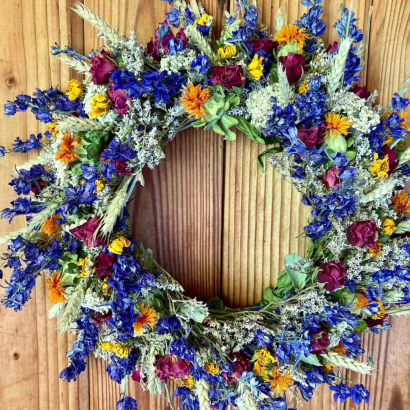 Unique and Stunning 10 Best Natural Dried Spring Wreaths 16
